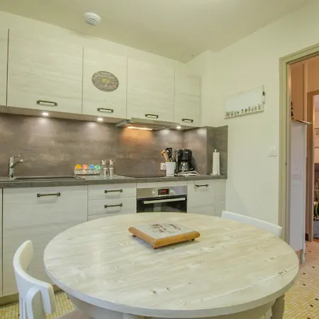 La Maison Vautier Nyaraló